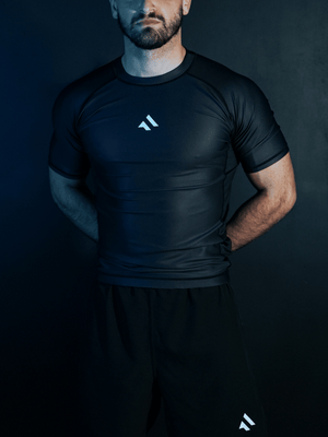 RASHGUARD ESSENTIAL BLACK