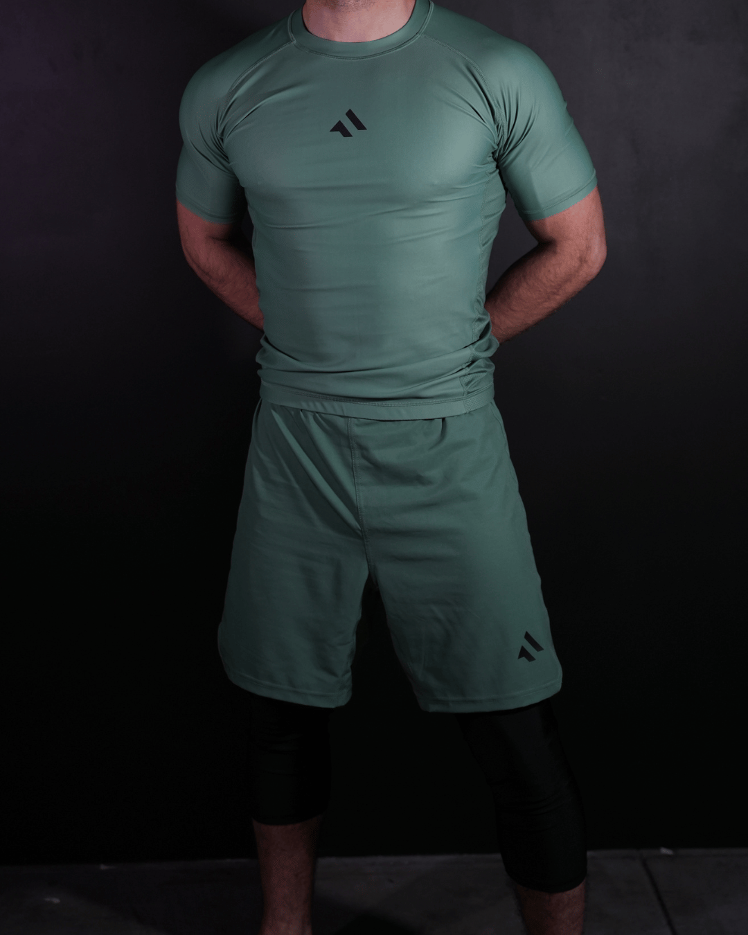 RASHGUARD ESSENTIAL GREEN